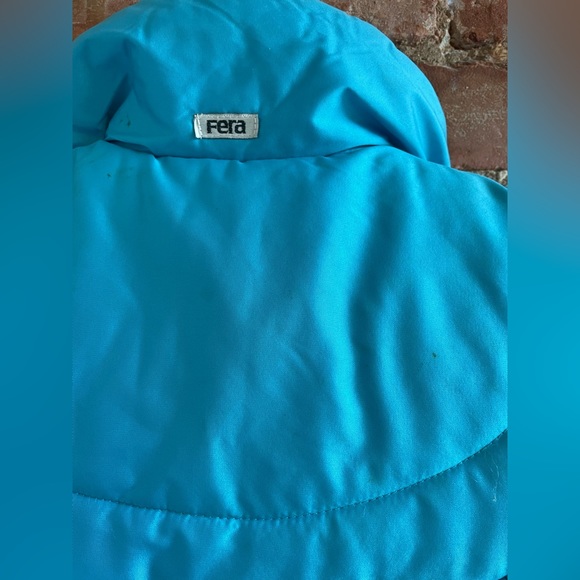 Neon blue cropped Fera puffer vest - Picture 2 of 9